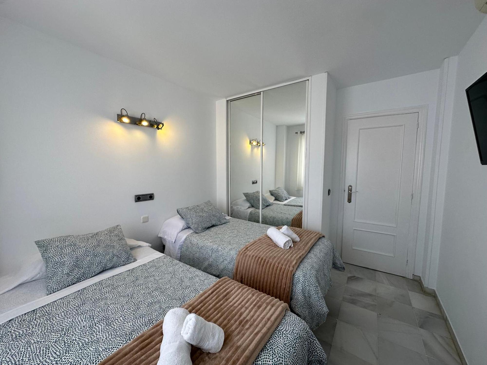 Luminoso Atico Duplex Con Vistas Al Mar Apartment Malaga Bagian luar foto